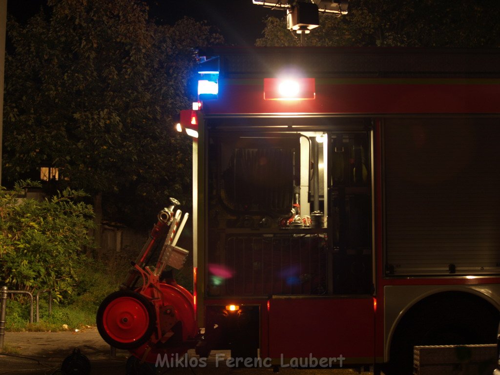 Brand mit Menschenrettung Koeln Vingst Homarstr 3     P099.JPG